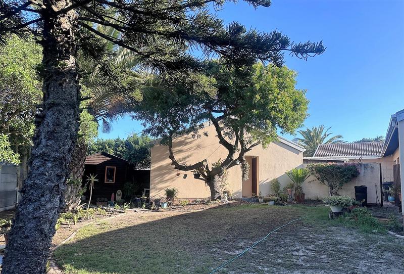 3 Bedroom Property for Sale in Van Riebeeckstrand Western Cape